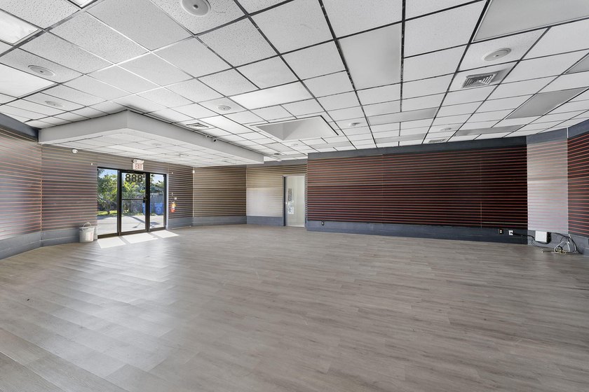 Prime location alert! This free-standing retail building with - photo 5