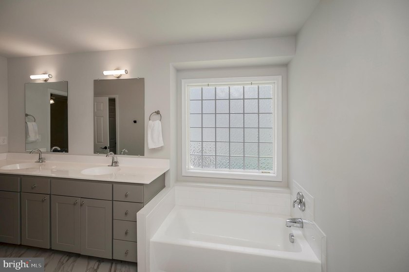 Welcome to 708 Eastover Parkway, where modern design, flexible - photo 29