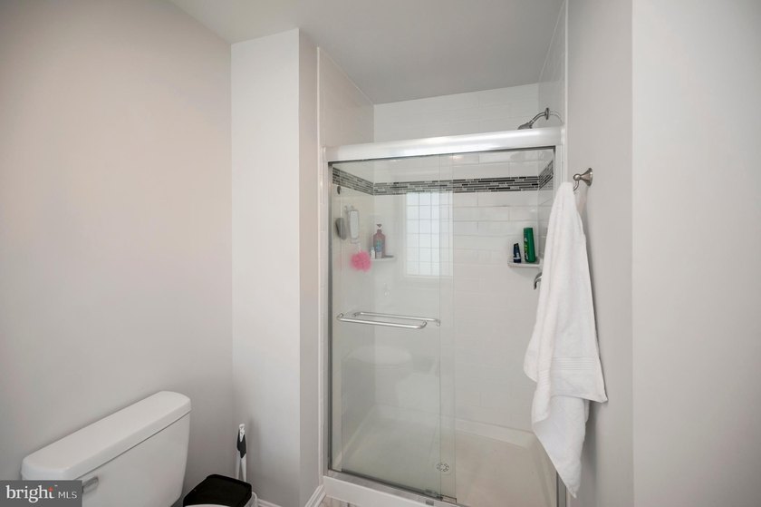 Welcome to 708 Eastover Parkway, where modern design, flexible - photo 30