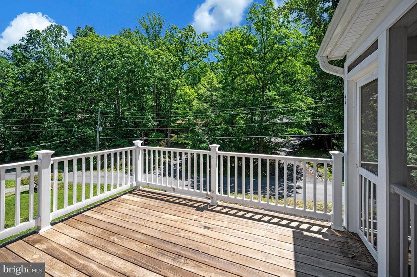Welcome to 708 Eastover Parkway, where modern design, flexible - photo 36