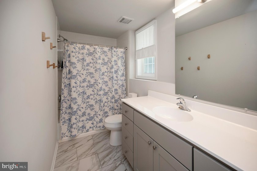 Welcome to 708 Eastover Parkway, where modern design, flexible - photo 41