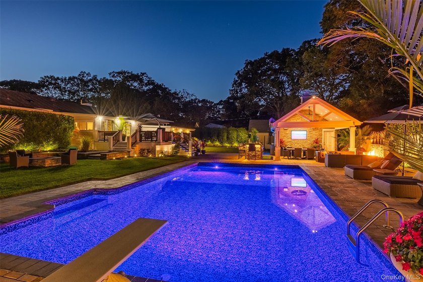 Your Dream Home Awaits!! Custom Ranch Renovated And Meticulously - photo 45