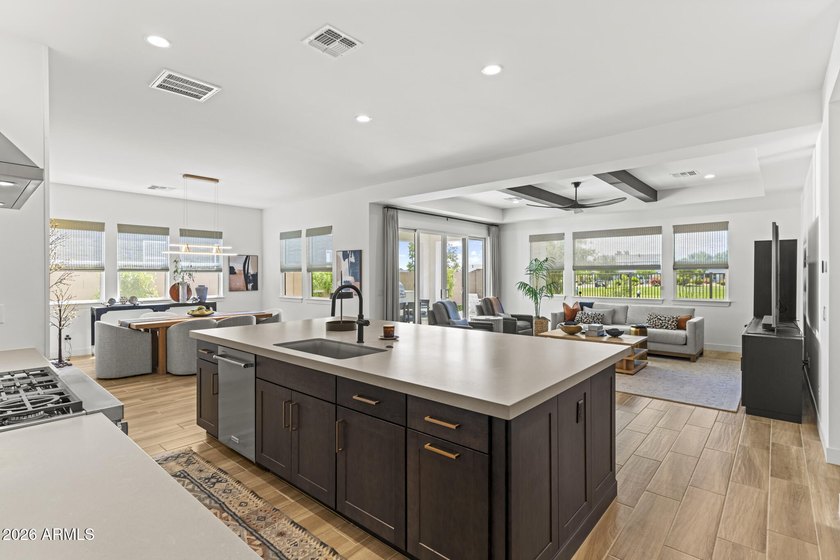 SOLD FURNISHED. On the golf course. Lake view. Mountain view - photo 16
