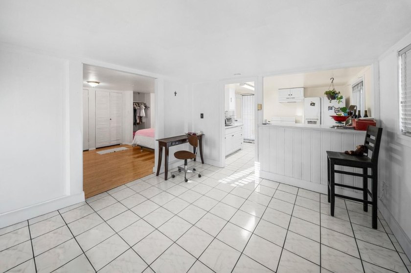 WEST SAN CARLOS DUPLEX, PHENOMENAL INVESTMENT! This 2-level - photo 16