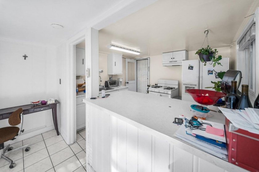 WEST SAN CARLOS DUPLEX, PHENOMENAL INVESTMENT! This 2-level - photo 17