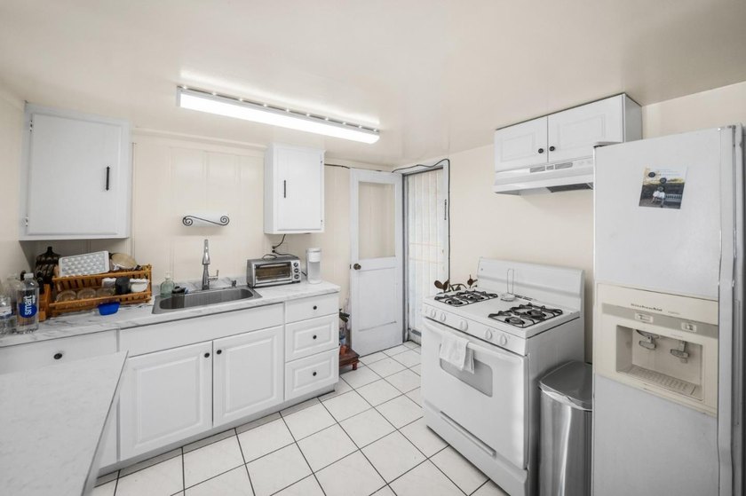 WEST SAN CARLOS DUPLEX, PHENOMENAL INVESTMENT! This 2-level - photo 20