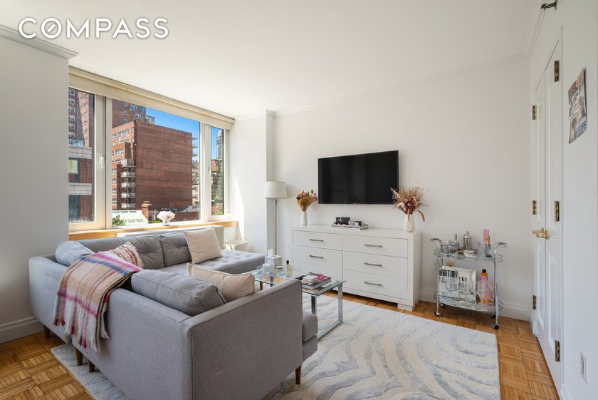 Residence 6M at the beloved Impala Condominium is the New York - photo 2