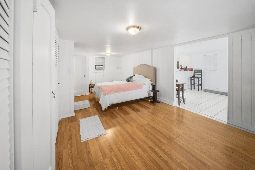 WEST SAN CARLOS DUPLEX, PHENOMENAL INVESTMENT! This 2-level - photo 25