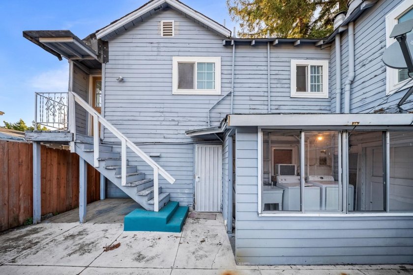 WEST SAN CARLOS DUPLEX, PHENOMENAL INVESTMENT! This 2-level - photo 27