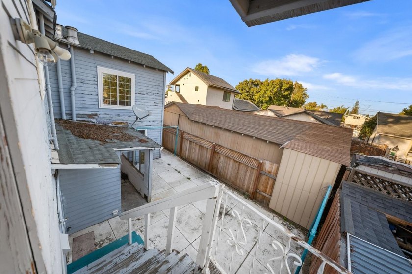 WEST SAN CARLOS DUPLEX, PHENOMENAL INVESTMENT! This 2-level - photo 29