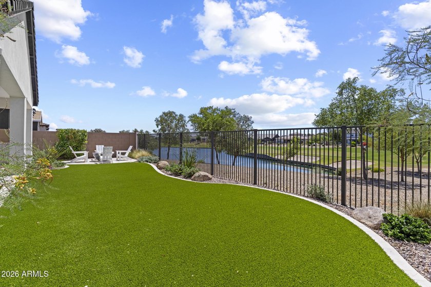SOLD FURNISHED. On the golf course. Lake view. Mountain view - photo 42