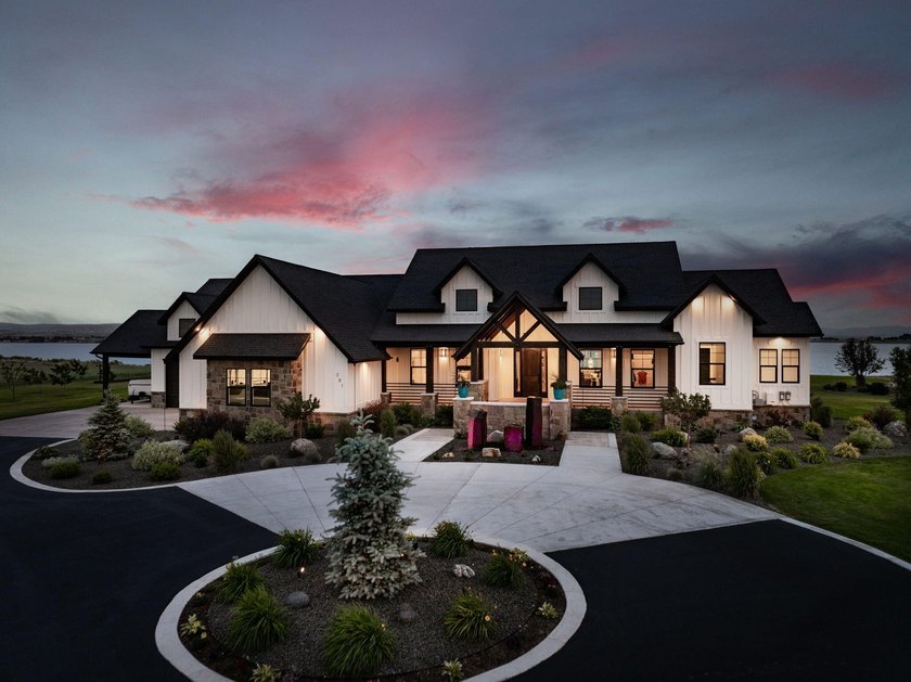Lakeside luxury meets self sustaining lifestyle! Enjoy luxury - photo 45
