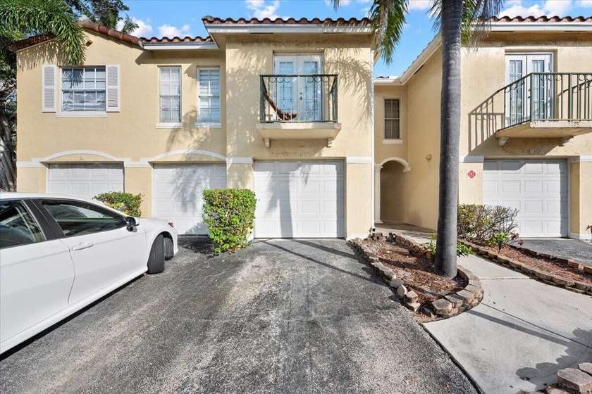 Beautifully updated 2BR/2BA first-floor condo in the desirable - photo 4