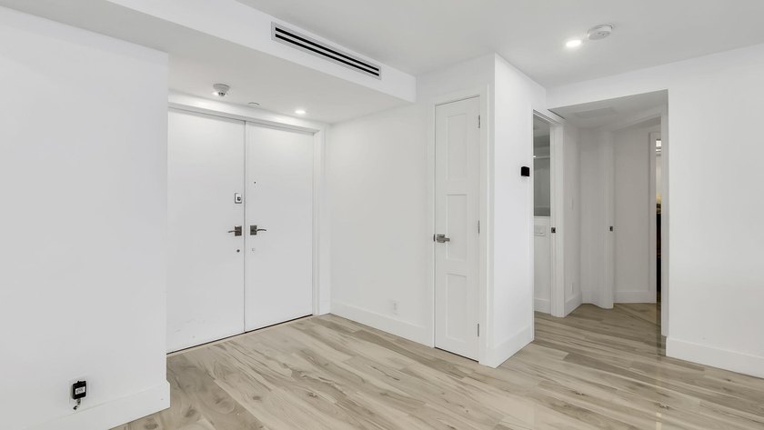 Welcome to this stunning turnkey 2-bedroom, 2-bathroom condo - photo 4