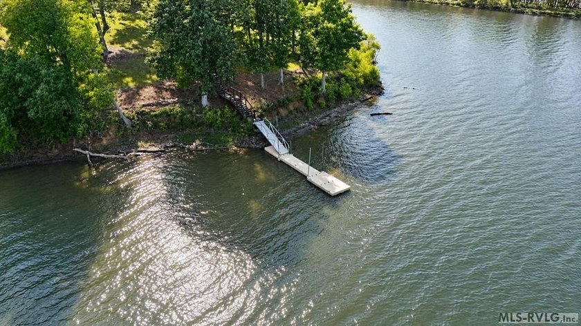Beautiful Private Point Lake Retreat on the Roanoke River - photo 4