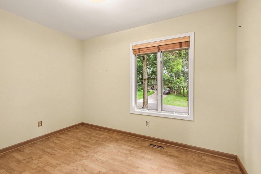 Opportunity awaits at 1964 Loganberry Lane! This spacious - photo 10