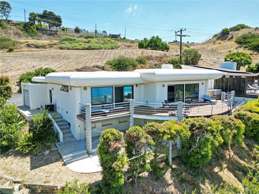 Located within a gated HOA community, this property is available - photo 13