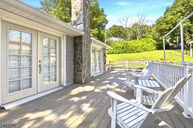 Welcome to this Custom 3 bedroom, 2 bathroom Expanded ranch in - photo 9
