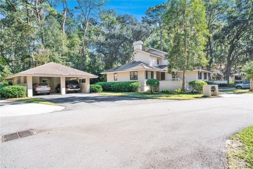 Truly maintenance-free living! This turn-key unit is move-in - photo 4