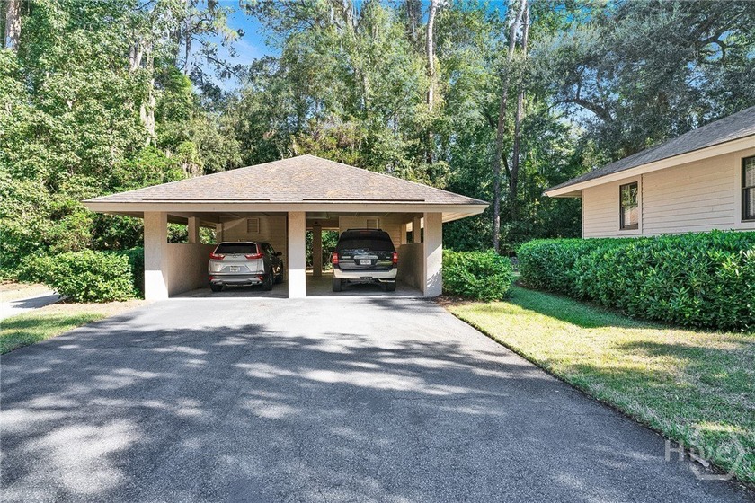 Truly maintenance-free living! This turn-key unit is move-in - photo 8