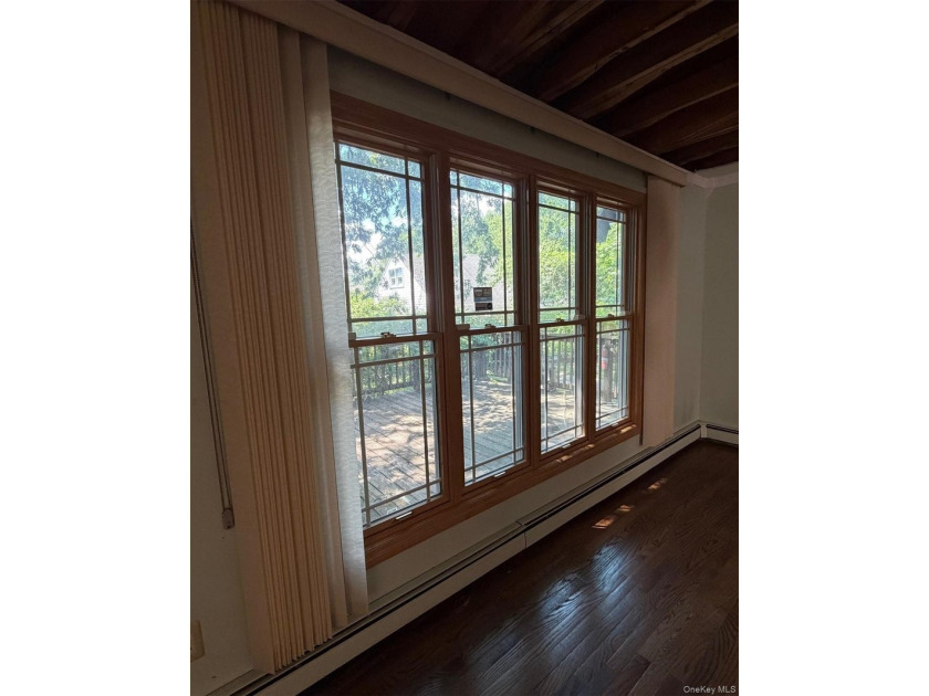Large corner property 100 x 100 and almost 2000sq ft of living - photo 14