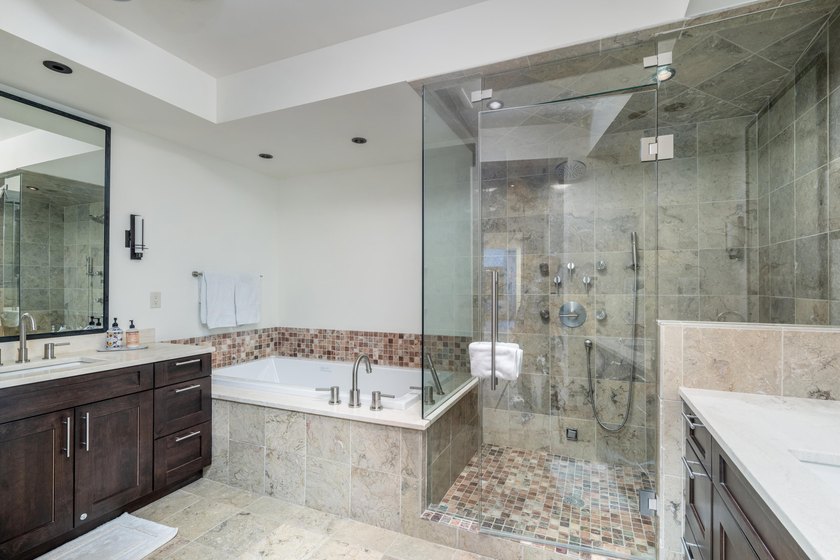 If you have been looking for a four-bedroom penthouse that - photo 17