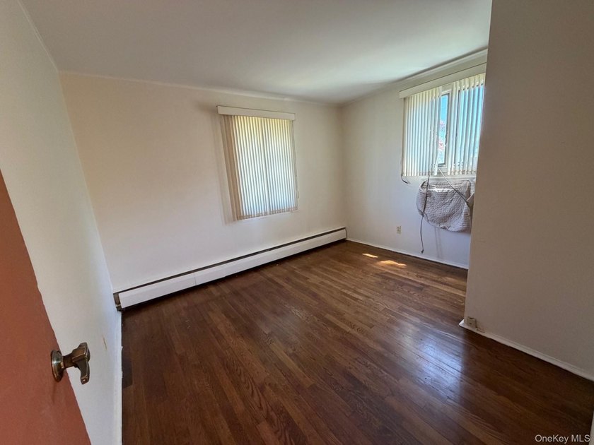 Large corner property 100 x 100 and almost 2000sq ft of living - photo 17
