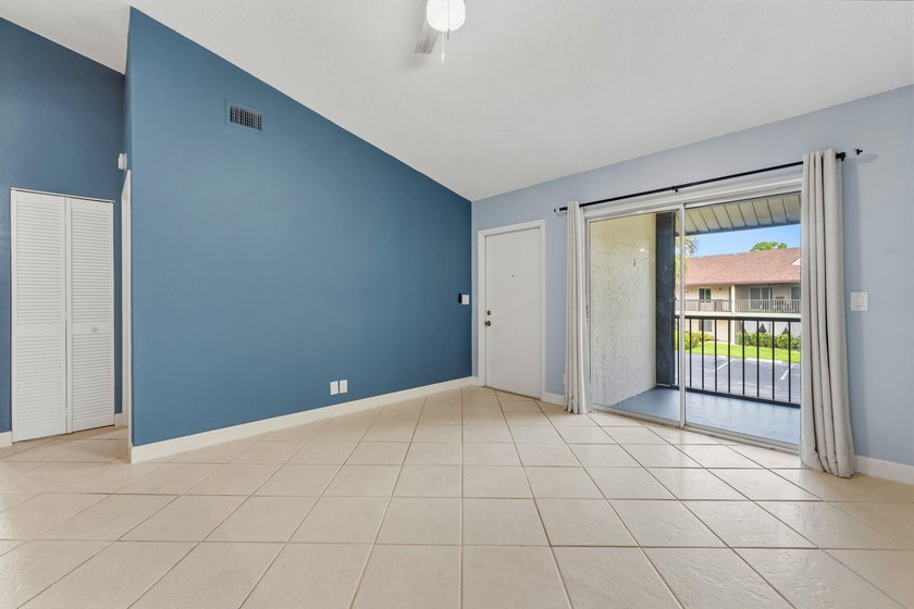 Beautifully updated 2BR/2BA condo located in the desirable - photo 3