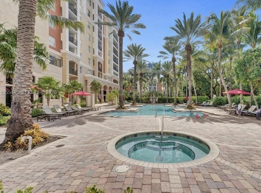 UNBEATABLE LOCATION IN THE HEART OF SUNNY ISLES, ENJOY THIS - photo 13
