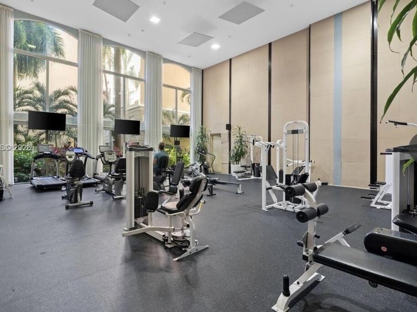 UNBEATABLE LOCATION IN THE HEART OF SUNNY ISLES, ENJOY THIS - photo 14