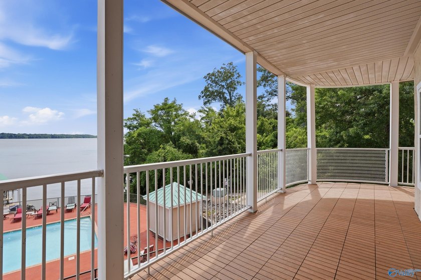 WATERFRONT CONDO WITH PRIVATE BOAT SLIP &amp; LIFT! Enjoy - photo 26