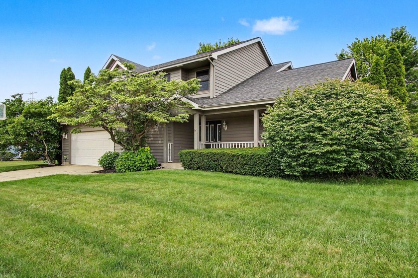 Wonderful 2 story located in desirable Valparaiso subdivision - photo 2