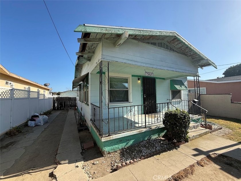 561 W 3rd St - photo 3