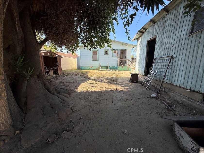 561 W 3rd St - photo 7