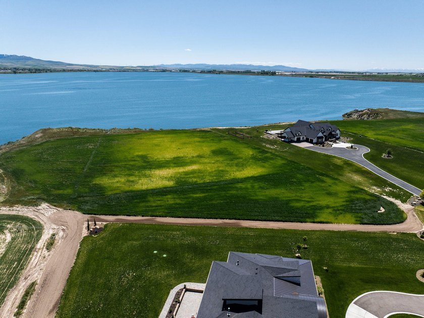 Experience elevated recreational living at Waters Edge, American - photo 22