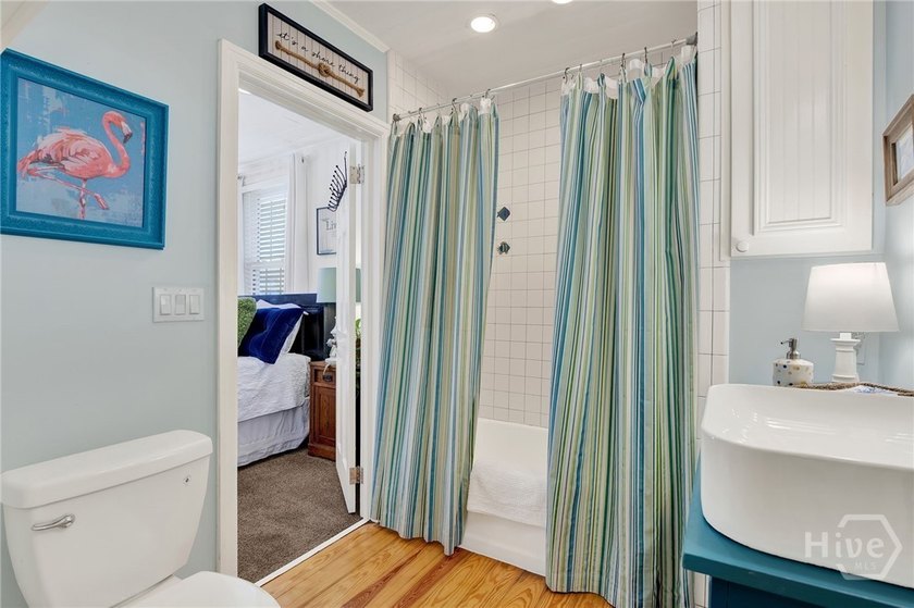 Welcome to the Blue Pearl at 1102 Lovell Avenue, a historic - photo 31