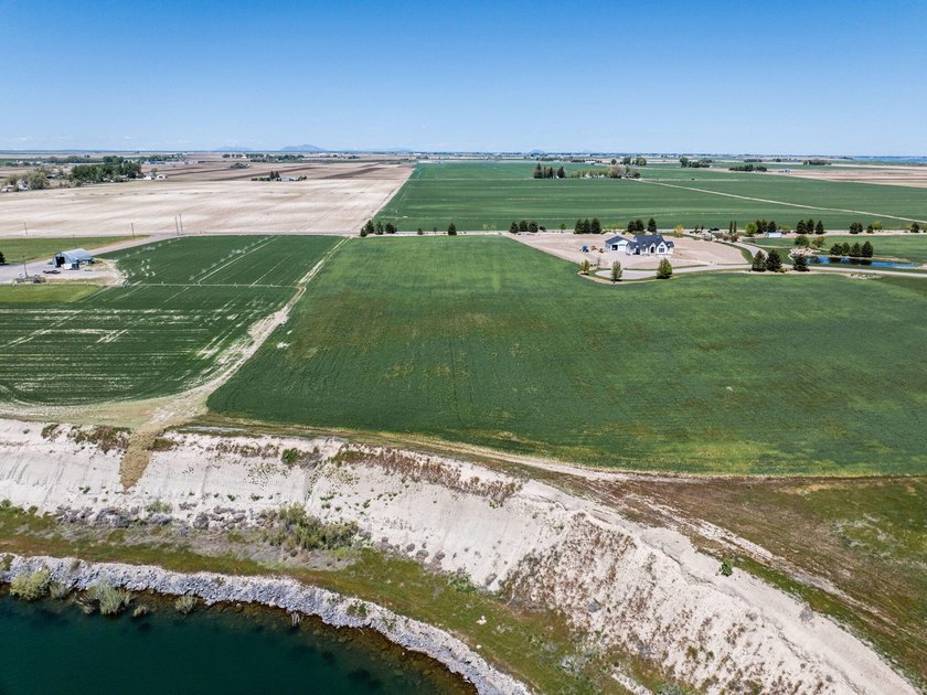 Experience elevated recreational living at Waters Edge, American - photo 44