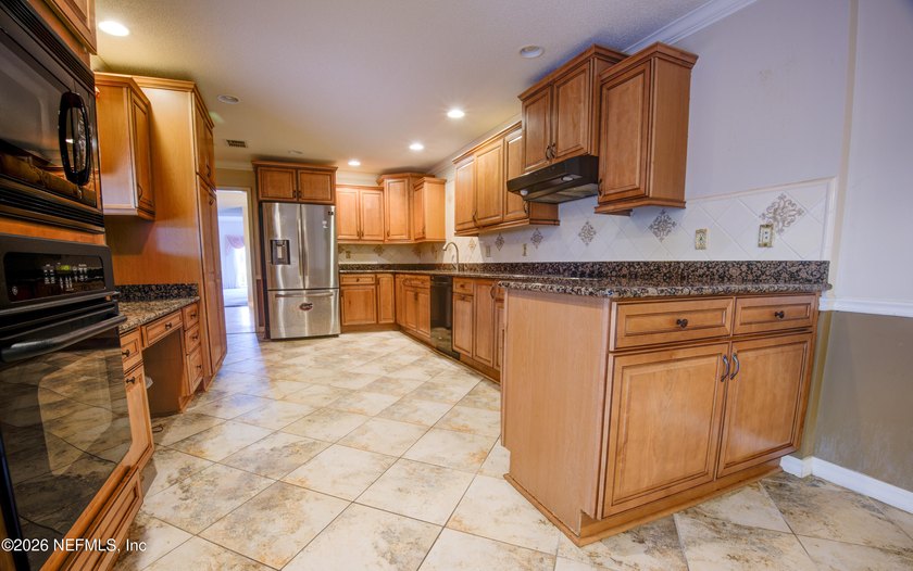 Rare opportunity in Eastpointe of Hidden Hills! This spacious - photo 16