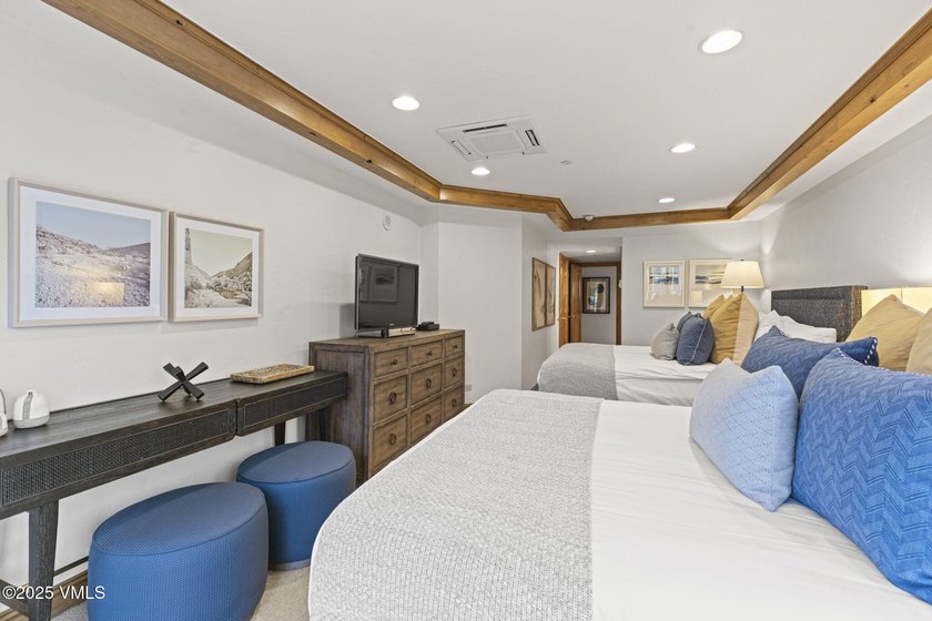 Beautiful two-bedroom condo at the Gravity Haus located on Gore - photo 21