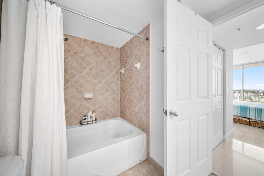 Wake up to shimmering intracoastal waterways and the endless - photo 23
