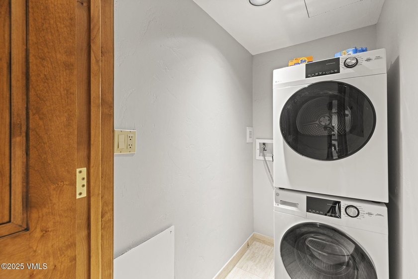Beautiful two-bedroom condo at the Gravity Haus located on Gore - photo 24