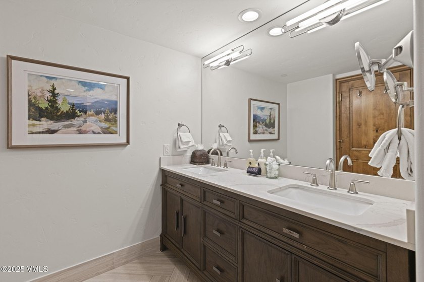 Beautiful two-bedroom condo at the Gravity Haus located on Gore - photo 29