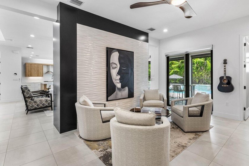 Rarely available and highly sought-after Laguna model in Lotus - photo 6