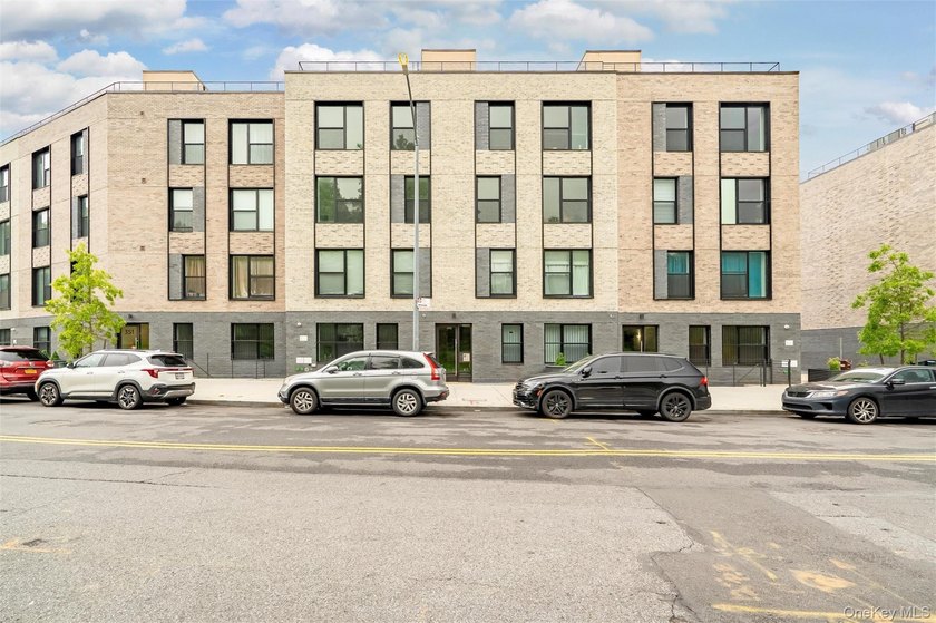 Welcome to the Soundview Park Townhouses. This is a New - photo 2