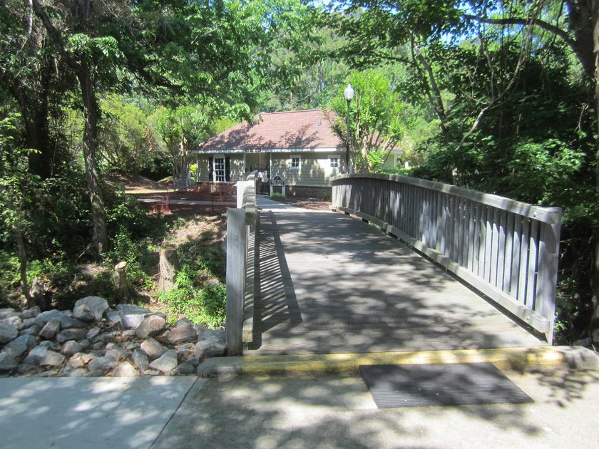 REDUCED AND READY TO SELL! Experience elevated living in this - photo 45