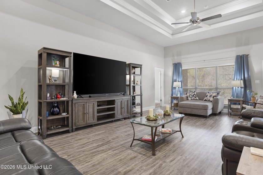 Beautiful 5-year-old Kingston floor plan by D.R. Horton - photo 6