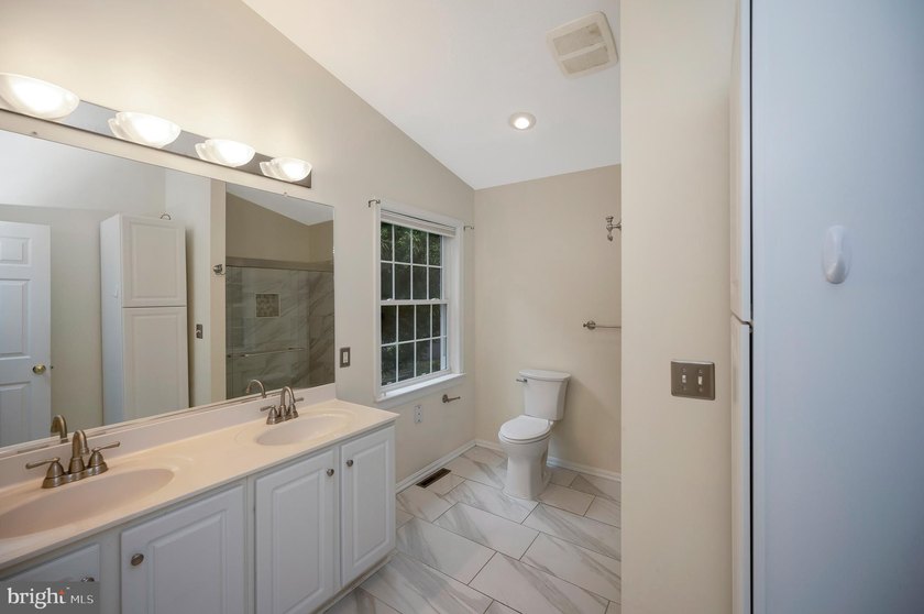 Welcome to 1011 Eastover Pkwy, where effortless one level living - photo 22