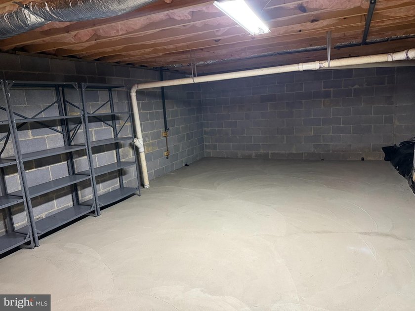 Welcome to 1011 Eastover Pkwy, where effortless one level living - photo 35