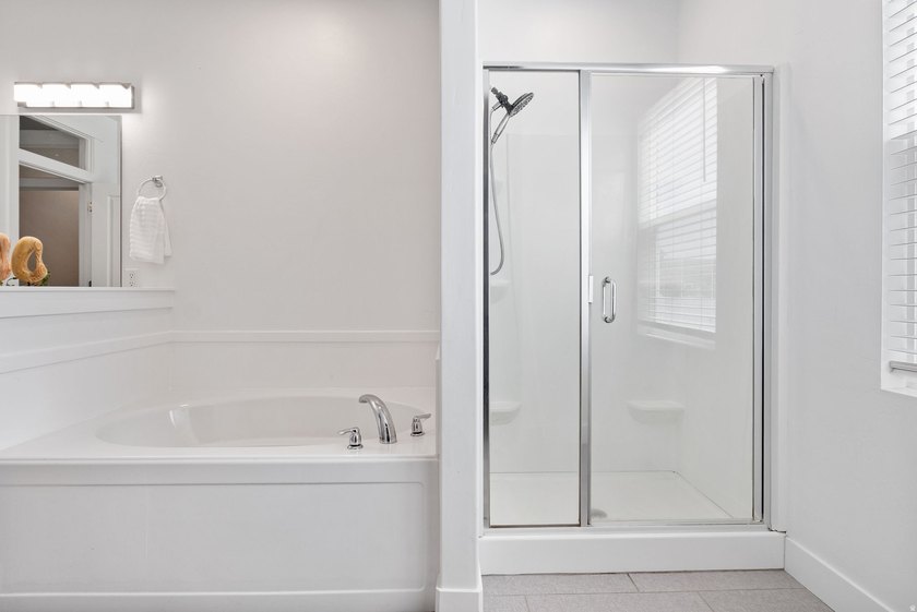 ***OPEN HOUSE SAT 7/25 1-3P*** Welcome home to this spacious - photo 14