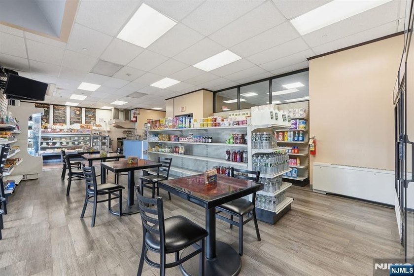 ABSOLUTELY STUNNING! unit 2809 is a recently Fully renovated and - photo 25